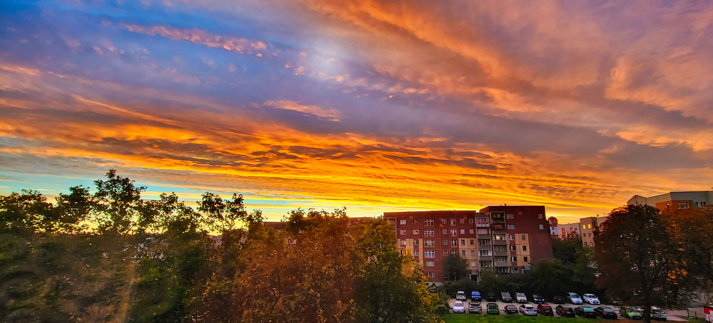 Sonnenaufgang über der Stadt