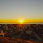 Sonnenaufgang über der Stadt Guardamar Spanien