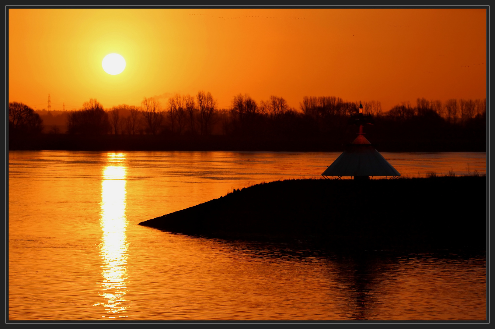 Sonnenaufgang über der Unterweser