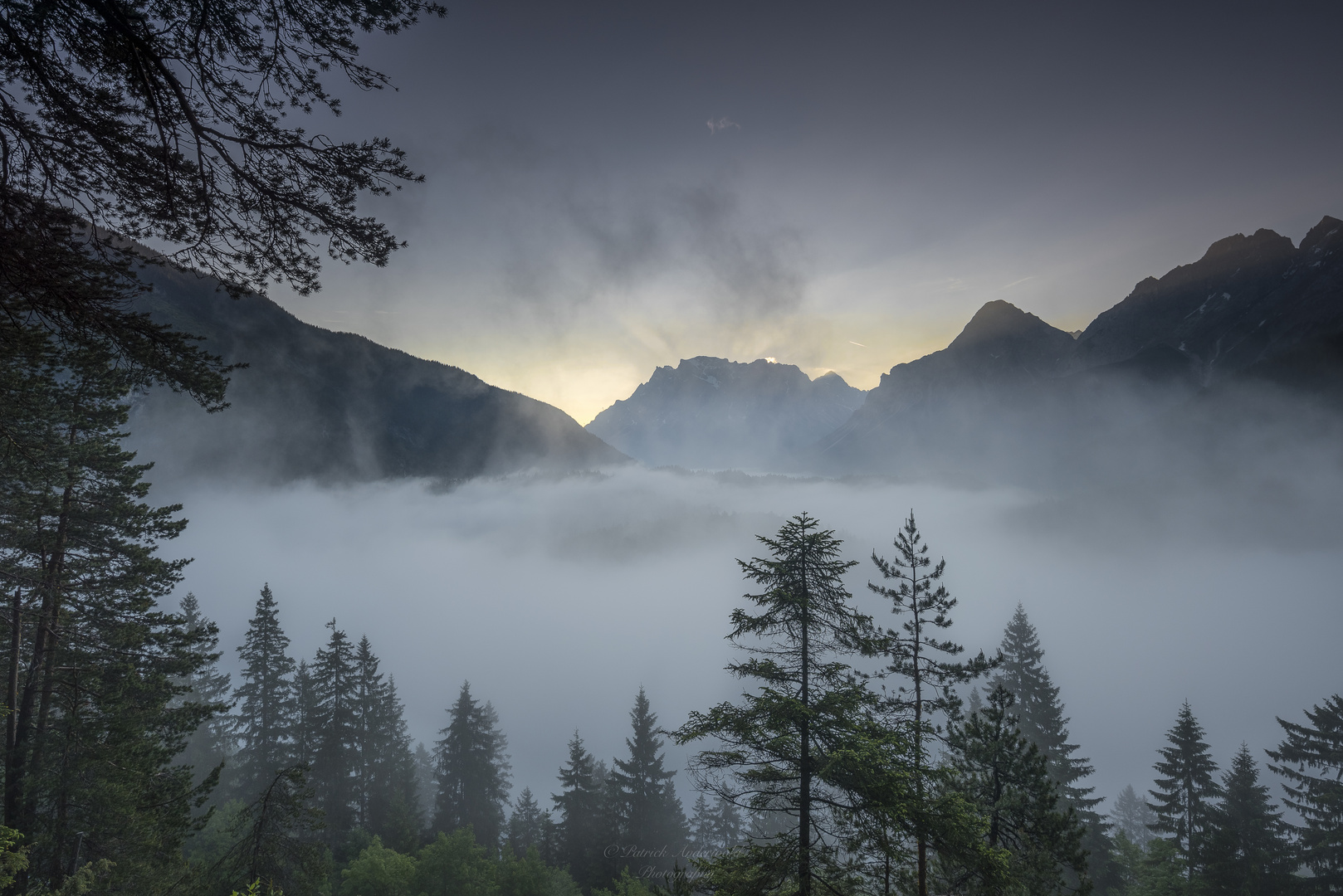 Sonnenaufgang über der Zugspitze2