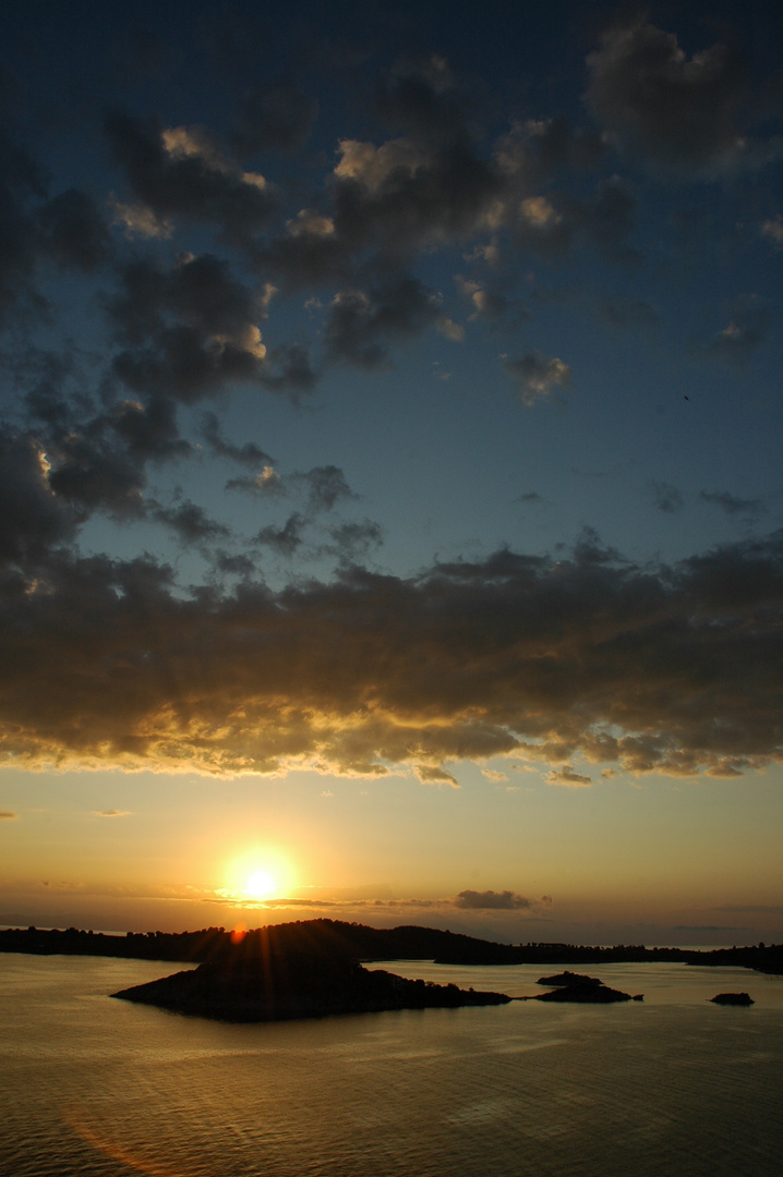 Sonnenaufgang über diaporos