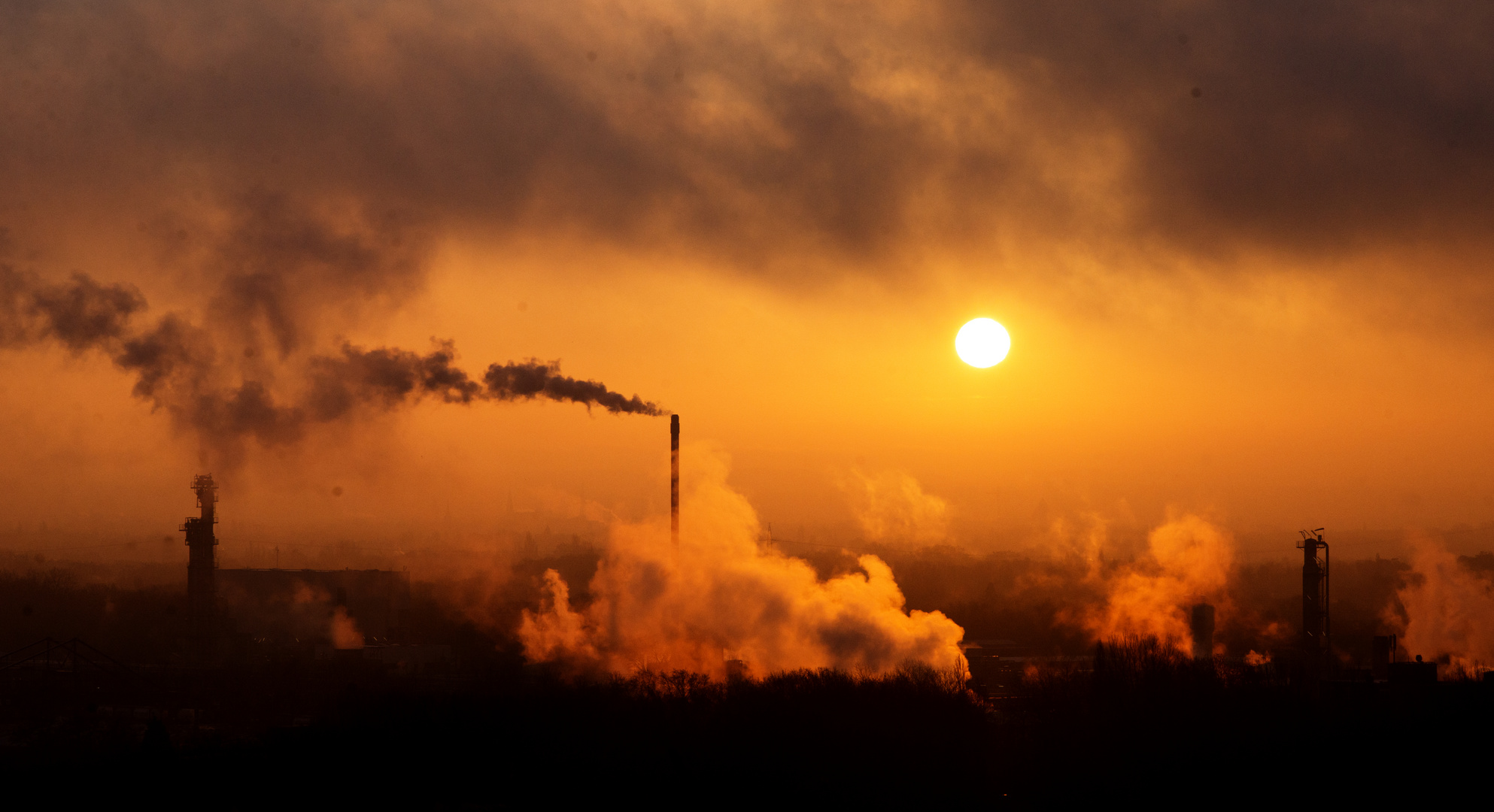 Sonnenaufgang über Duisburg 2