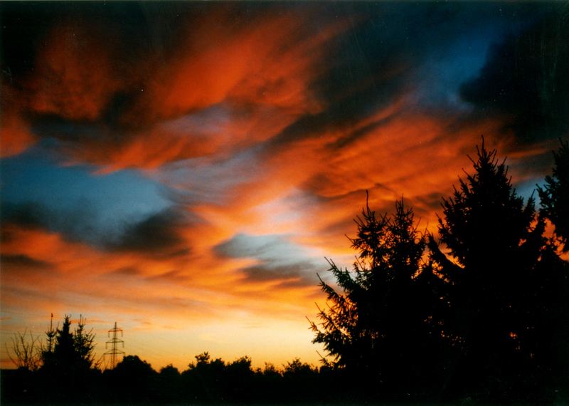 Sonnenaufgang über Essen-Schönebeck im Okt.1999 (Bild 1)