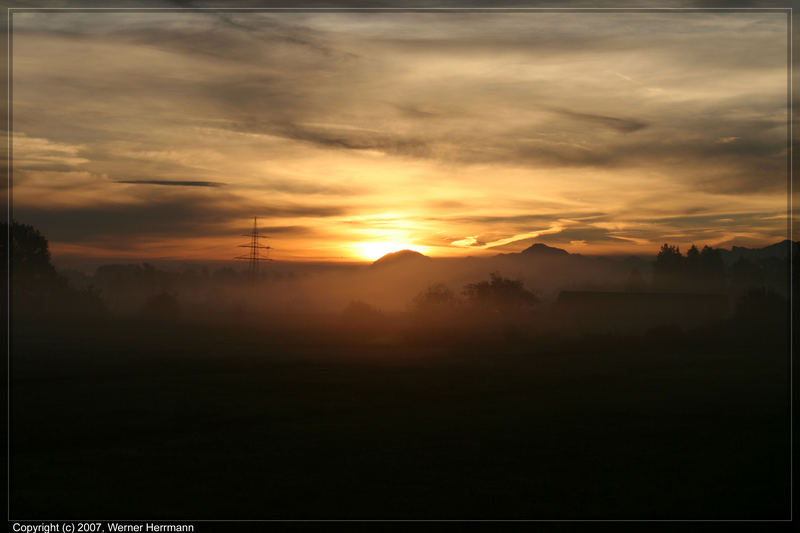 Sonnenaufgang über Großkarolinenfeld