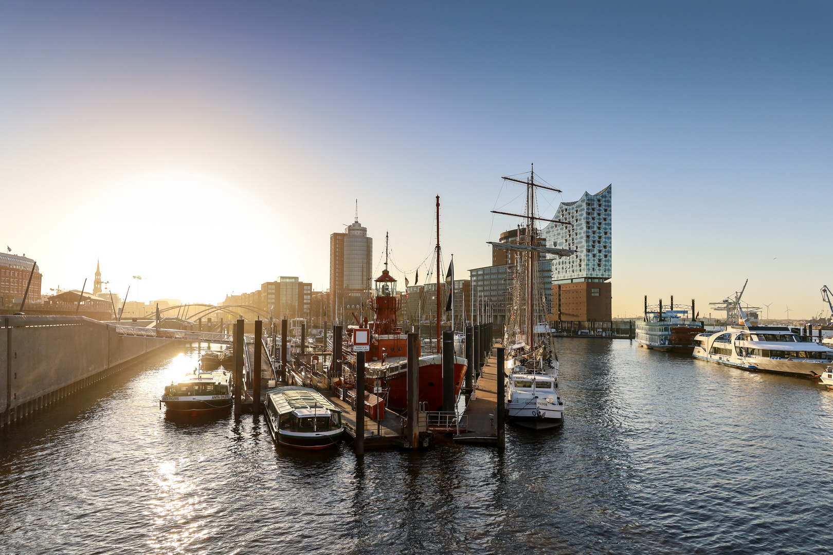 Sonnenaufgang über Hamburg 