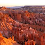 Sonnenaufgang über Hoodoos