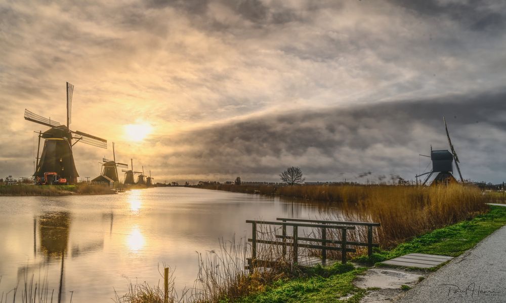 Sonnenaufgang über Kinderdijk