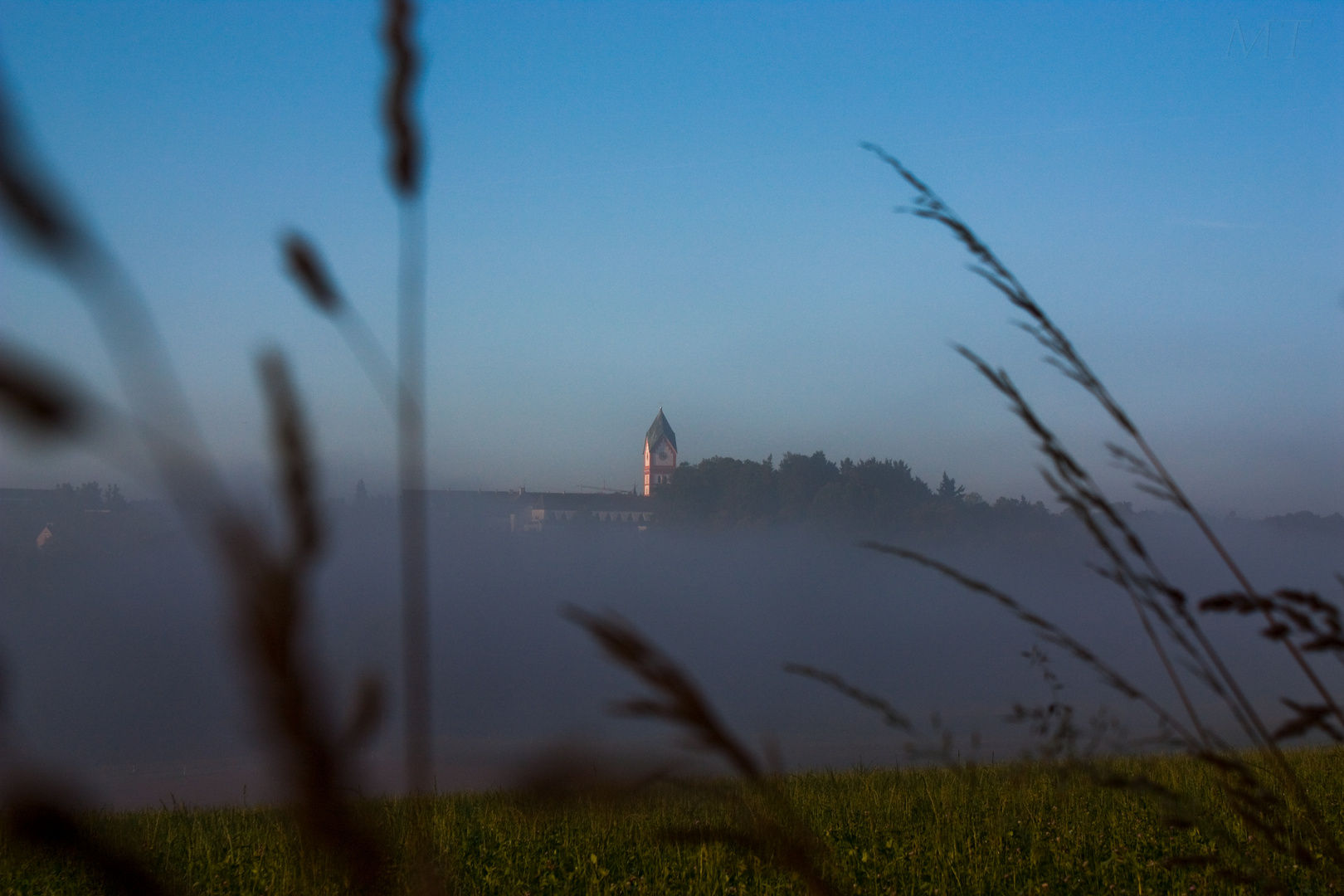 Sonnenaufgang über Kloster Scheyern 1