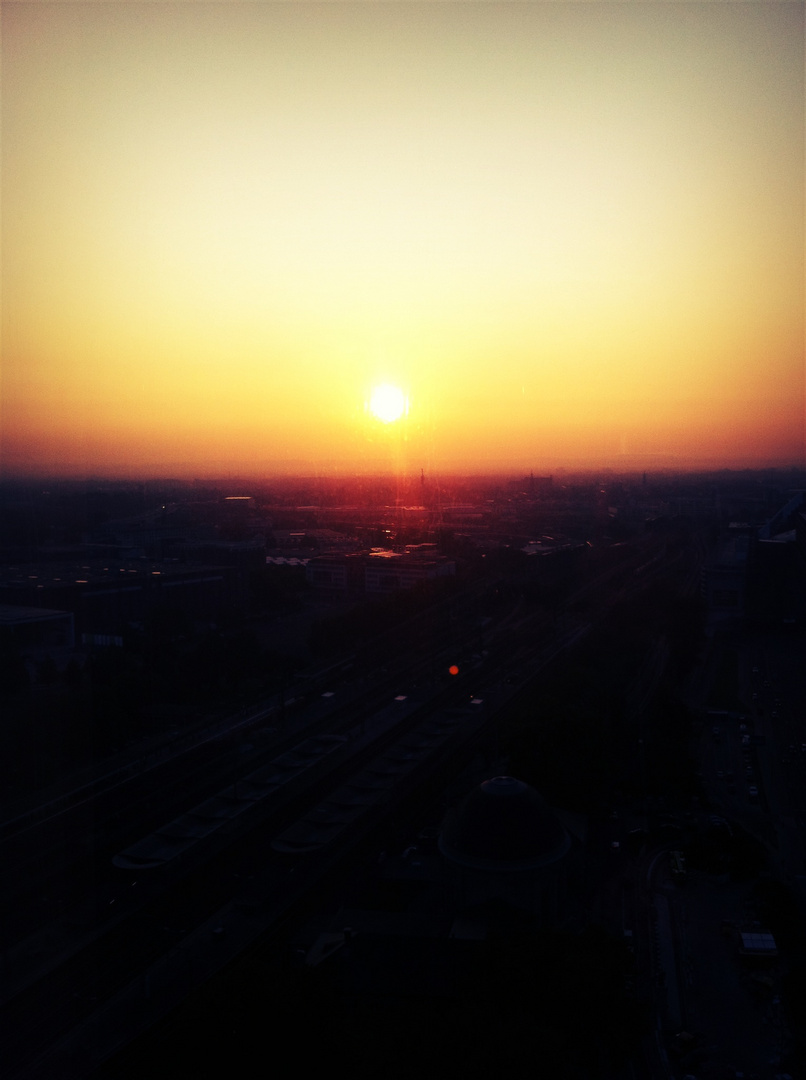 Sonnenaufgang über Köln Deutz