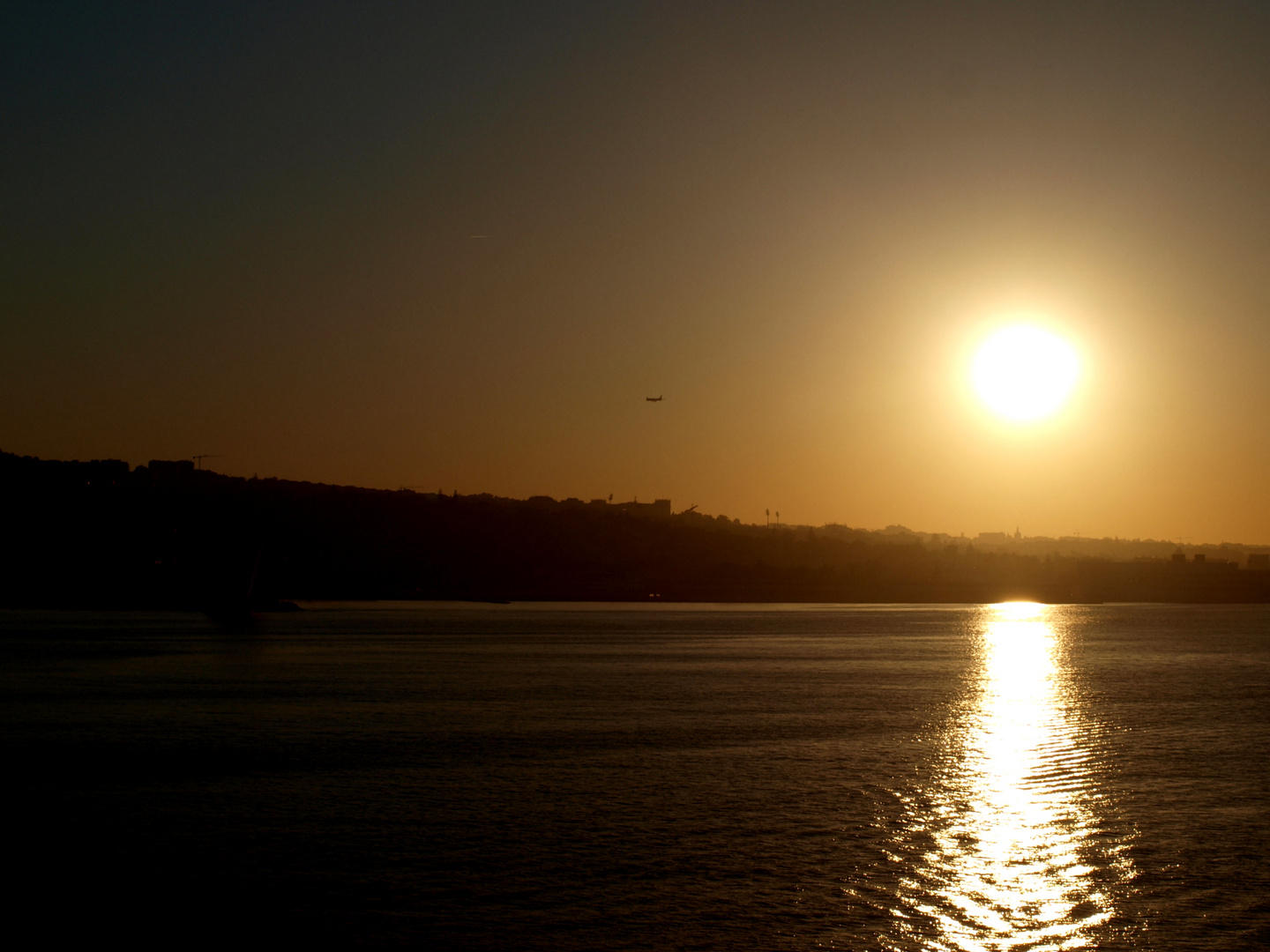 *** Sonnenaufgang über Lissabon ***