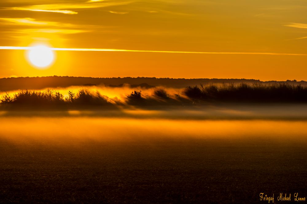 Sonnenaufgang über Lochtum und Abbenrode von Michael Lumme 