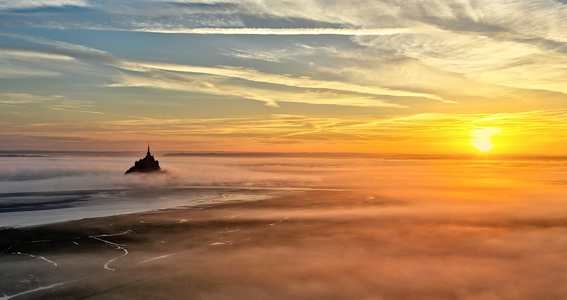 Sonnenaufgang über Mont Saint Michel