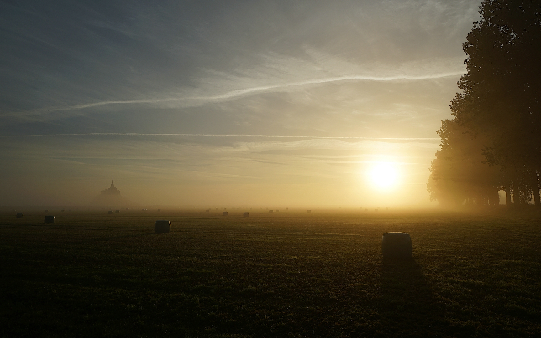 Sonnenaufgang über Mont Saint Michel