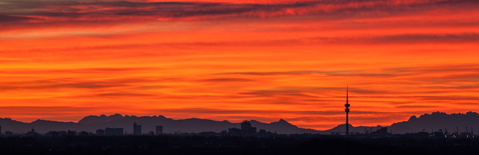 Sonnenaufgang über München