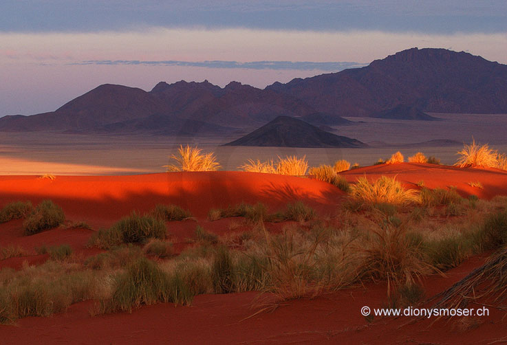 Sonnenaufgang über Namibrand