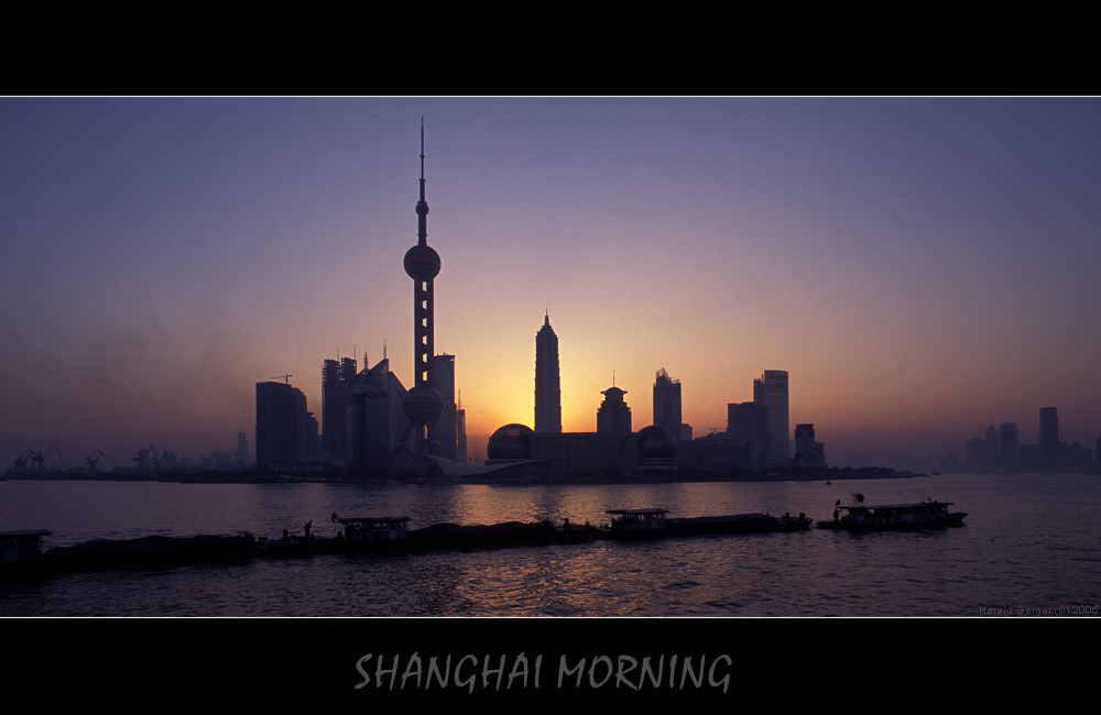 Sonnenaufgang ueber Pudong