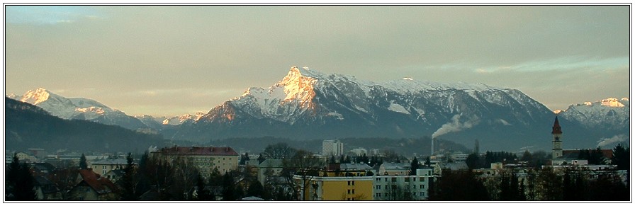 Sonnenaufgang über Salzburg