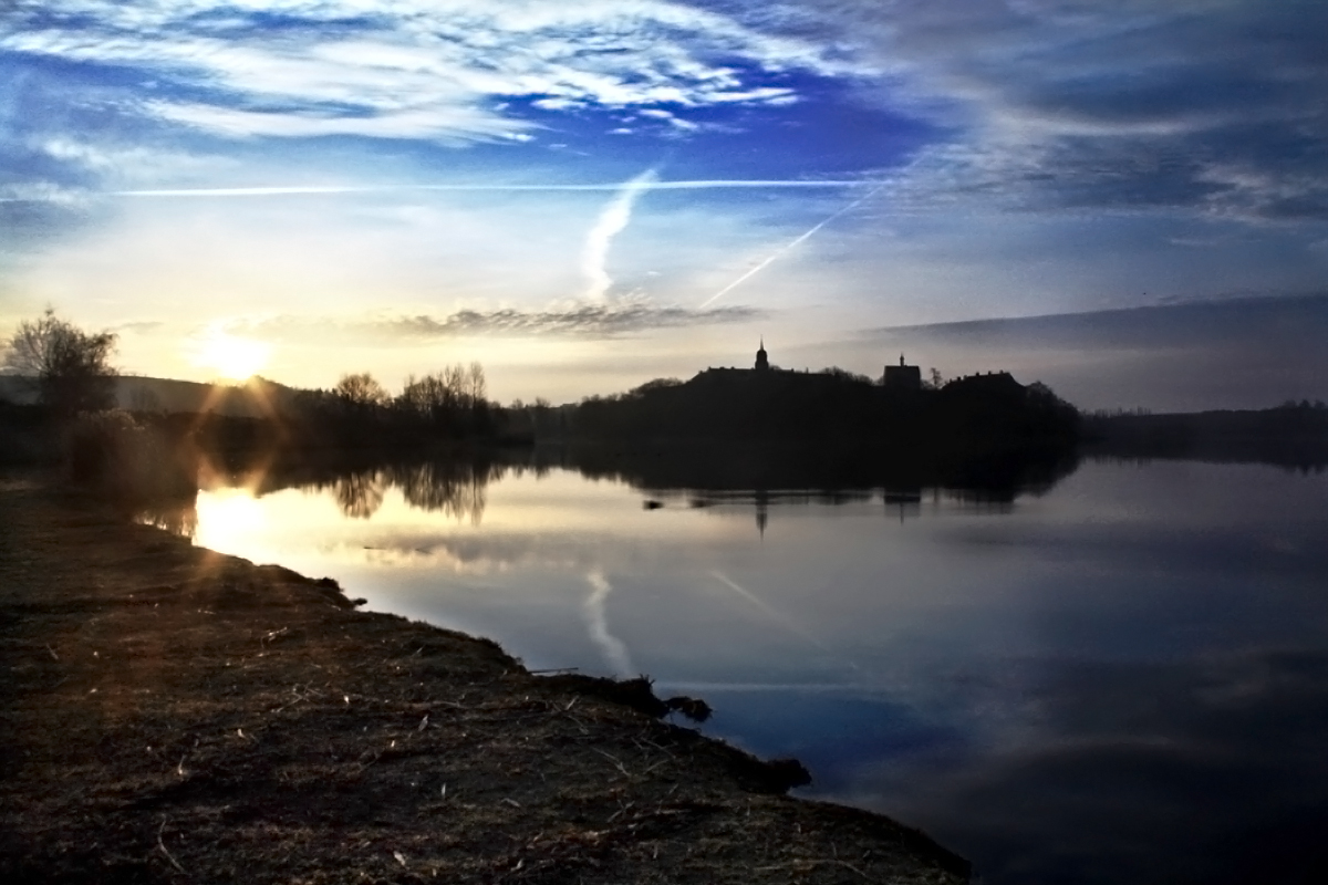 Sonnenaufgang über Schloss Seeburg