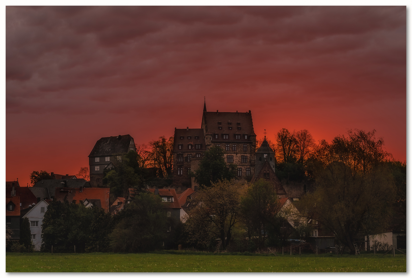 Sonnenaufgang über Stadtallendorf-Schweinsberg