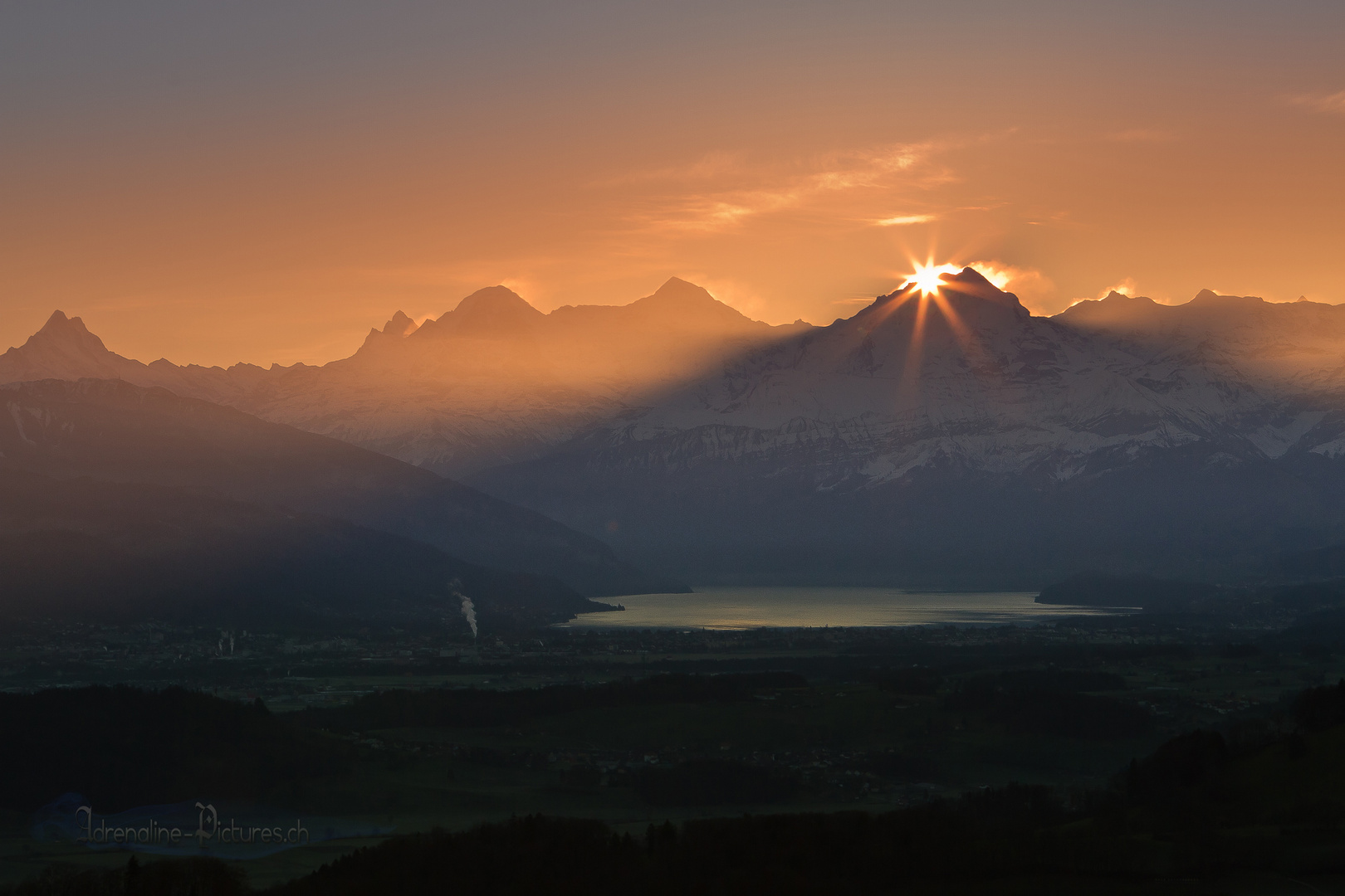 Sonnenaufgang über Thun