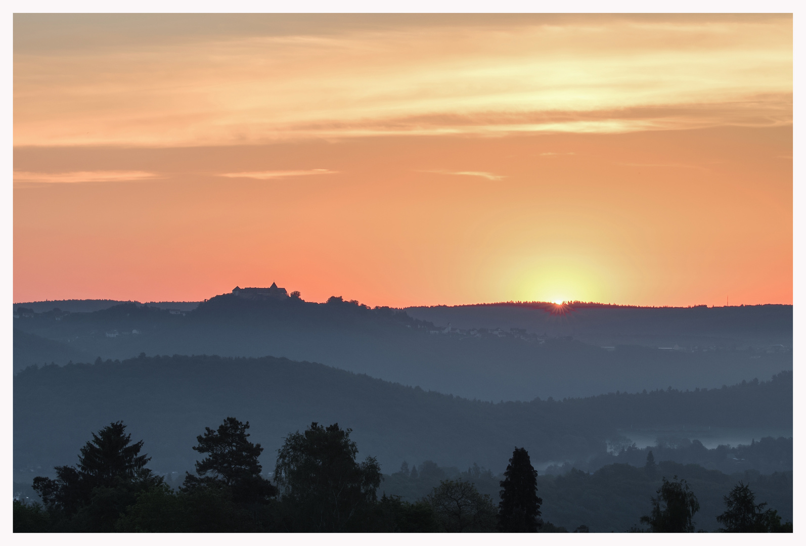 Sonnenaufgang über Waldeck