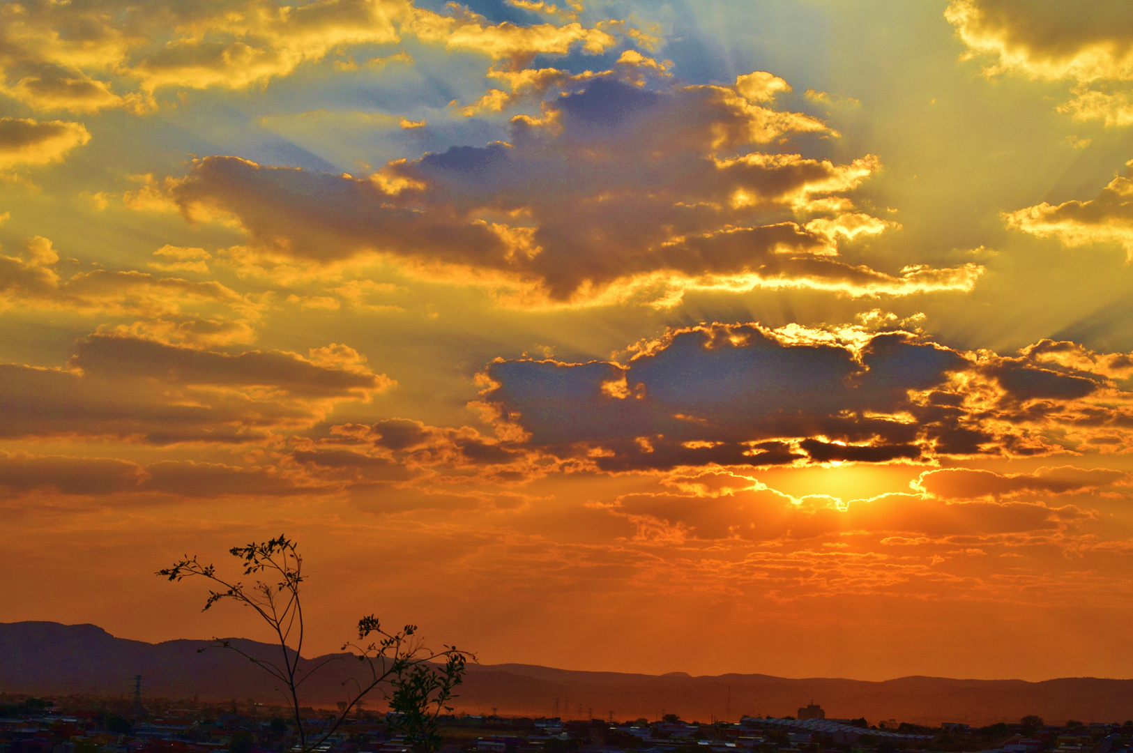 Sonnenaufgang ueber Windhoek