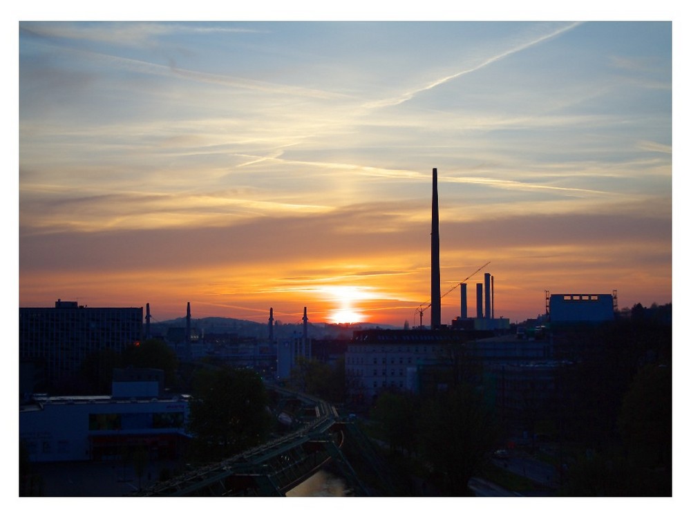 Sonnenaufgang über wuppertal