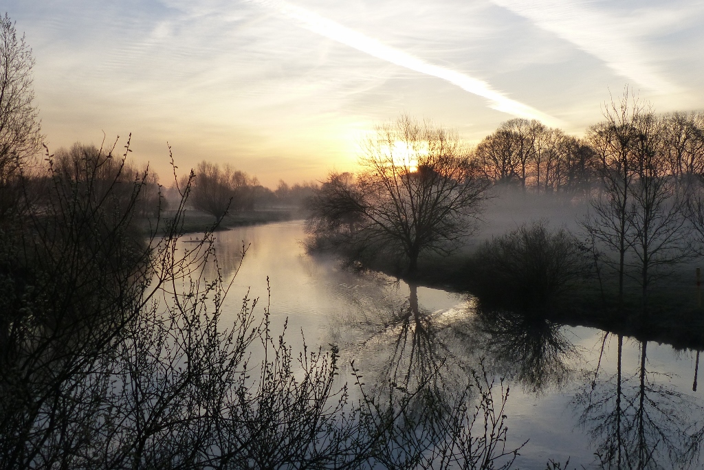 Sonnenaufgang und Morgennebel in der Hammer Lippeaue Foto & Bild ...