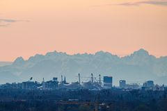 Sonnenaufgang und Münchner Berge