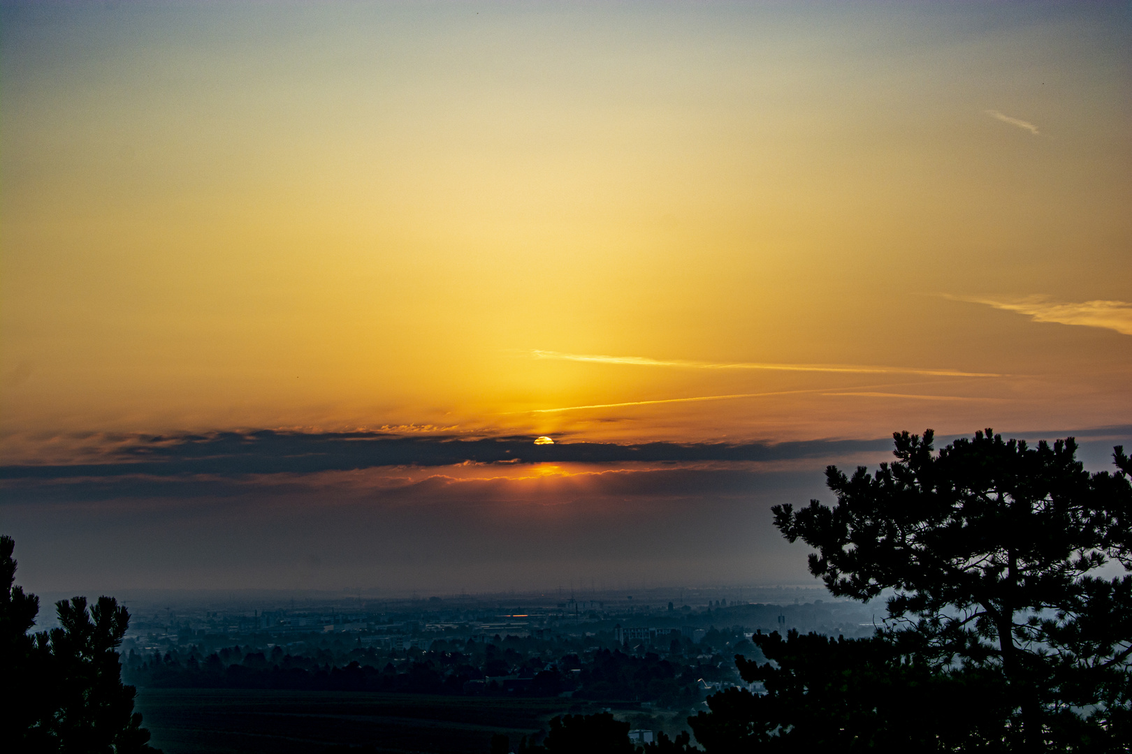 Sonnenaufgang und Nebel