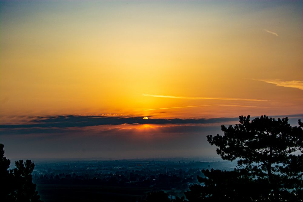 Sonnenaufgang und Nebel