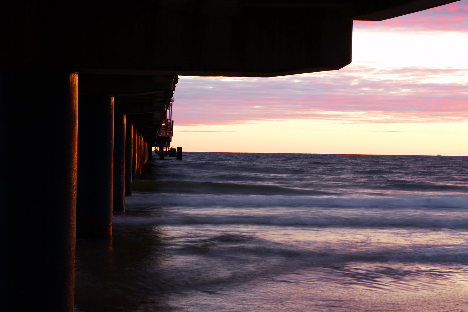 Sonnenaufgang - Unter der Brücke