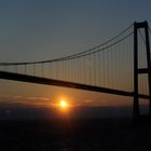 Sonnenaufgang unter der Storebeltbrücke