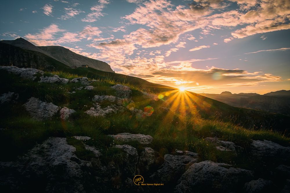 Sonnenaufgang unterhalb der Stevia-Hütte