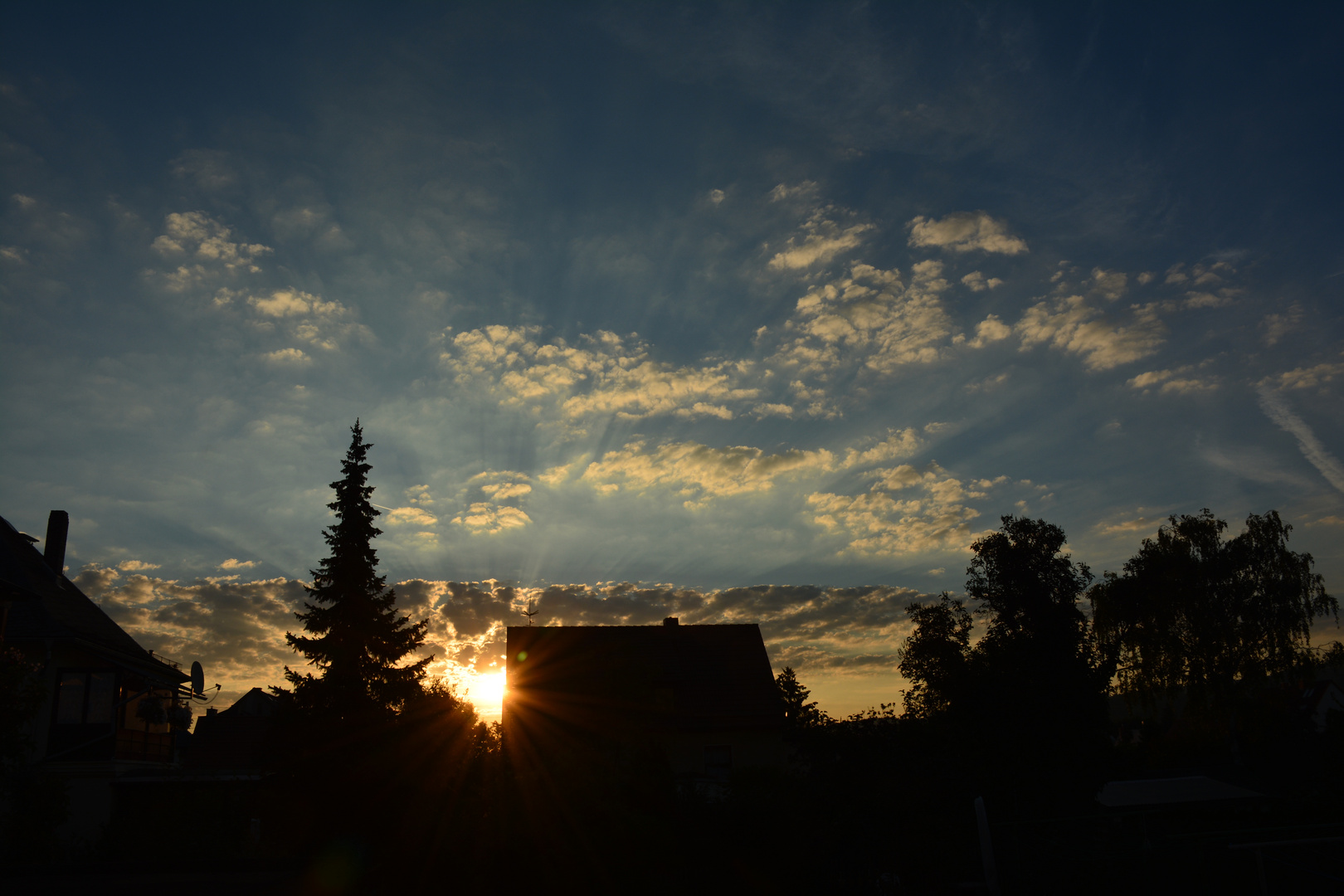 Sonnenaufgang vom Frühstückstisch aus