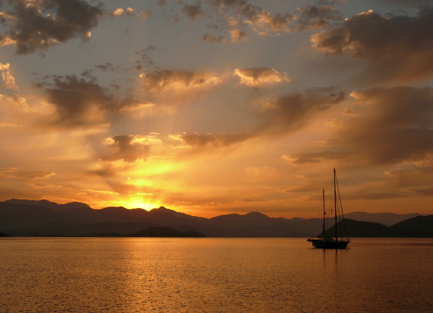 Sonnenaufgang vom Schiff