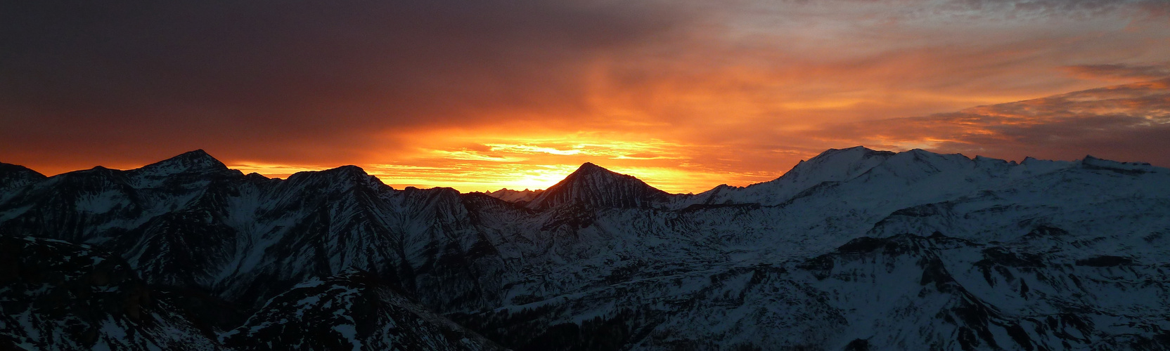 Sonnenaufgang von der Edelweißspitze aus