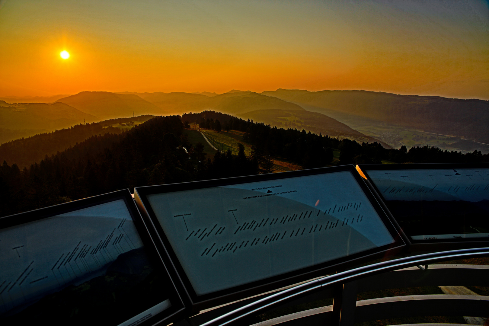 Sonnenaufgang von der Tour de Moron  in HDR