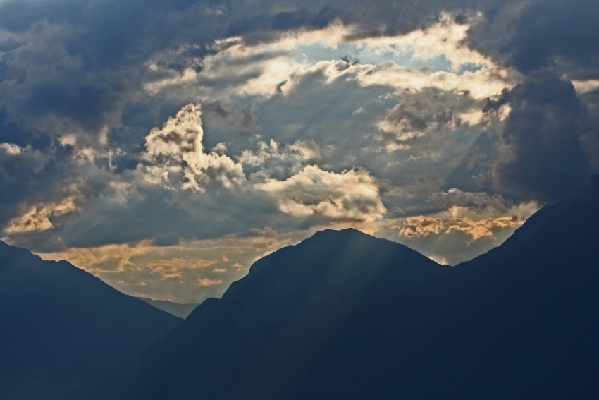 Sonnenaufgang vor dem Alpengasthof