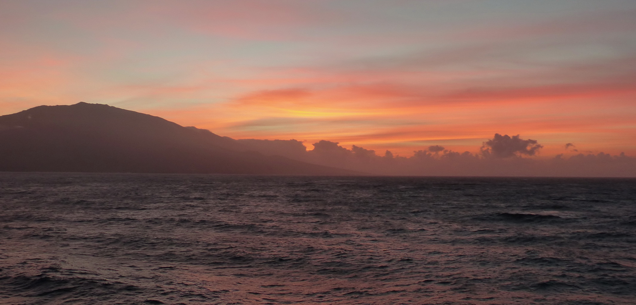 Sonnenaufgang vor Lahaina, Maui-Island