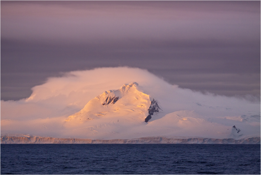 Sonnenaufgang vor Livingston Island