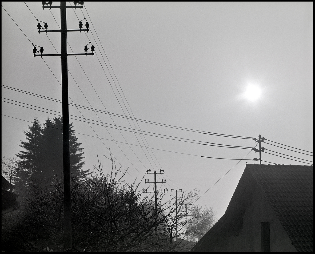 Sonnenaufgang während Vulkanausbruch