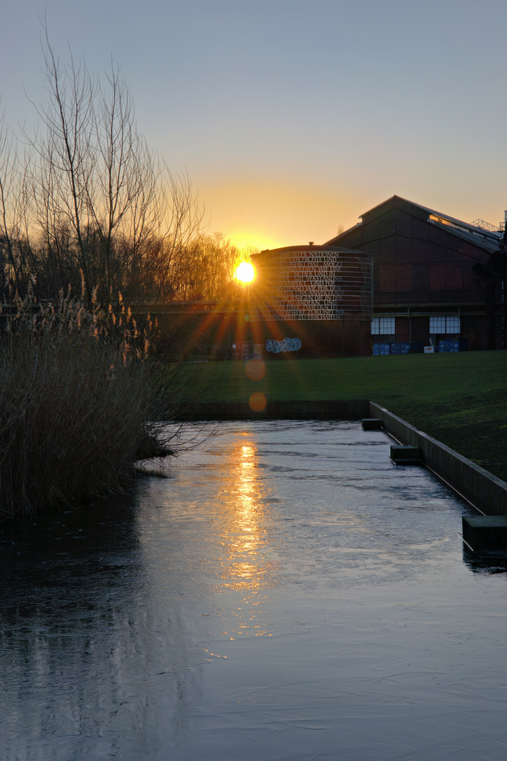 Sonnenaufgang Westpark am Wasser