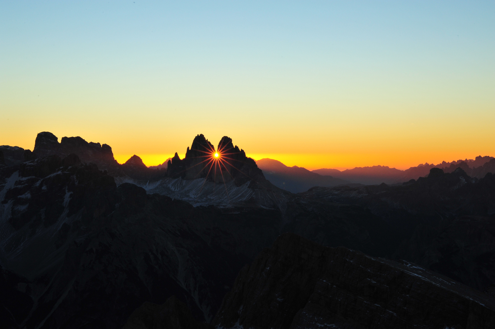 Sonnenaufgang zwischen den drei Zinnen 1