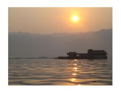 Sonnenaufgang_Inle-See_III