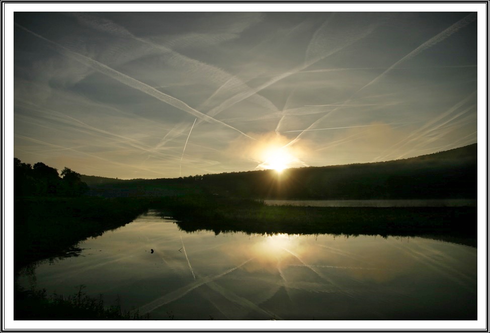 Sonnenaufgangs-Spiegelung 