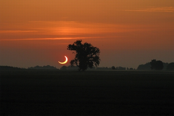 Sonnenaufgangsfinsternis