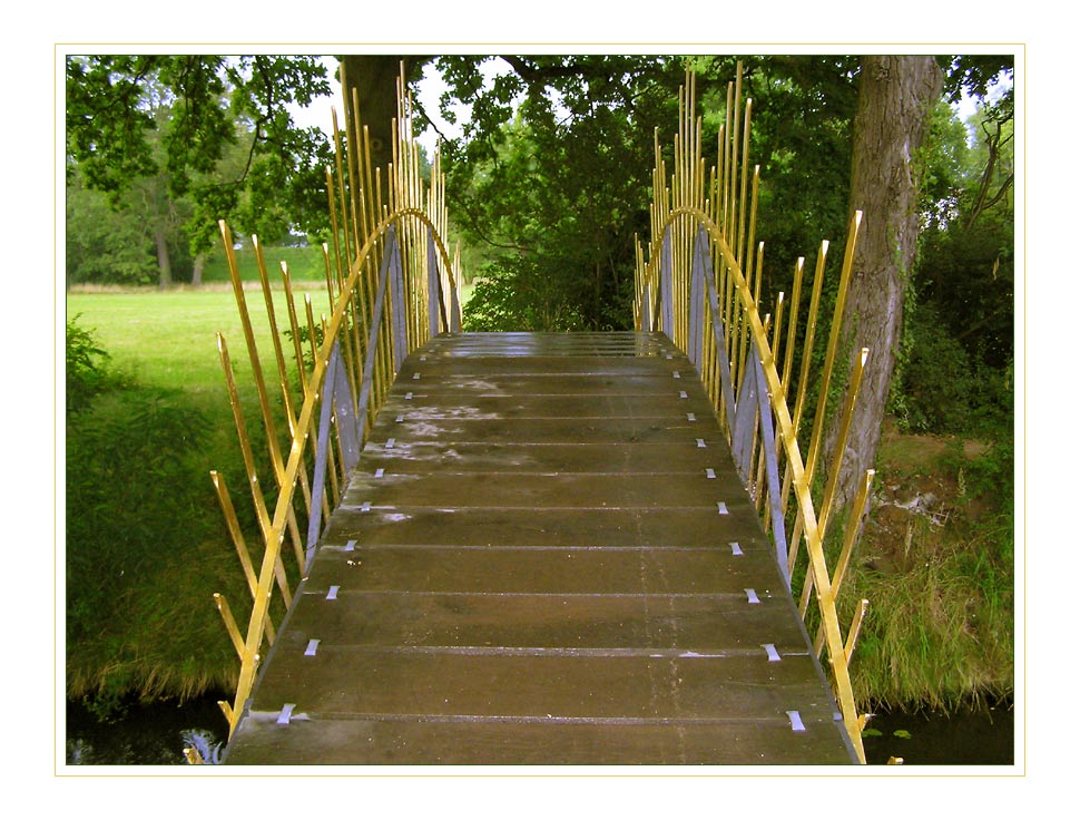 Sonnenbrücke im Regen - Brücken im Wörlitzer Park (2)