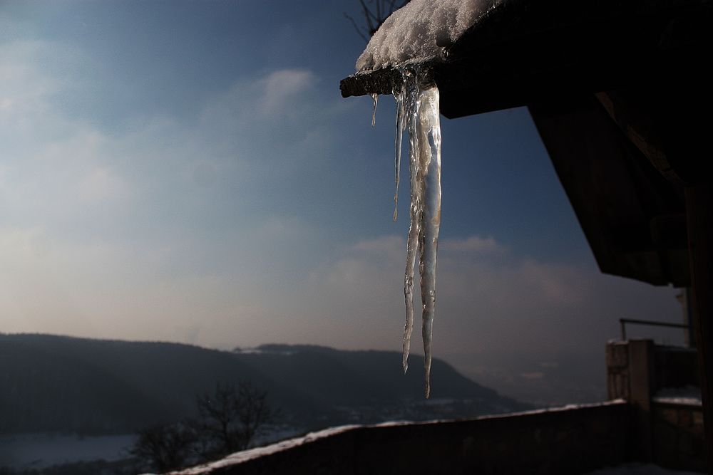 Sonnendurchfluteter Eiszapfen auf dem Fuchsturm in Jena