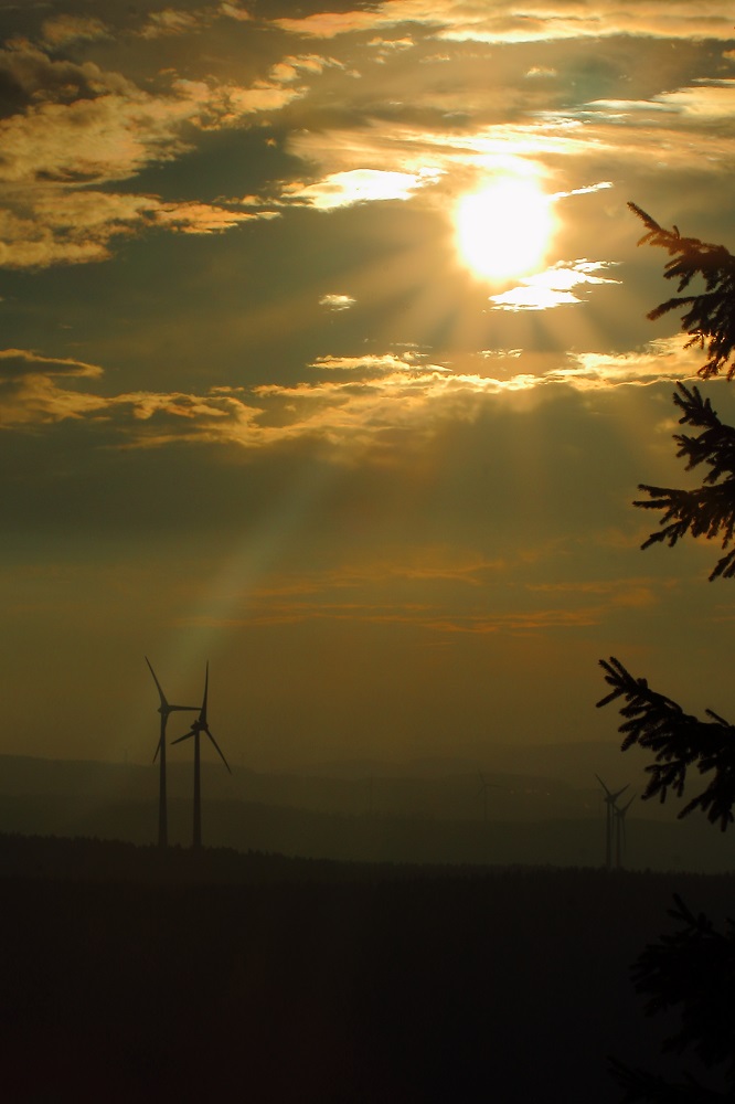 Sonnenenergie trifft Windenergie